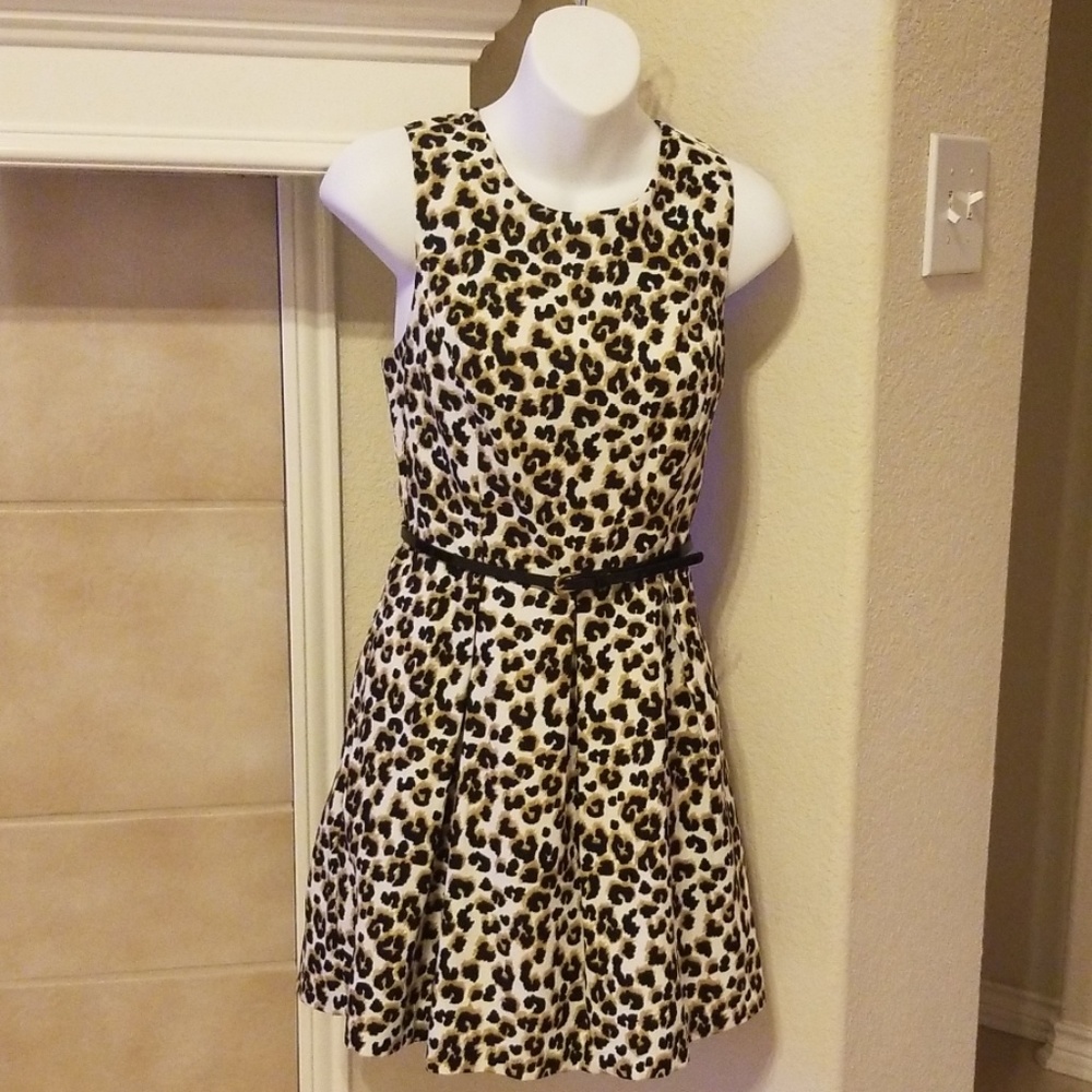 A leopard dress